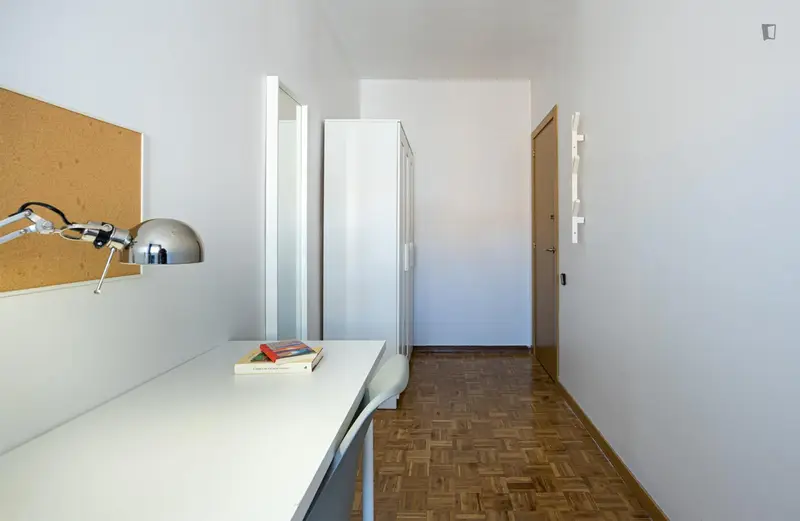 Habitacion Moderna Plaza Castilla Cerca Chamartin