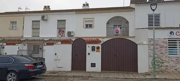Adosada 122m2 en Sevilla zona Recreo 3 dormitorios 2 baños