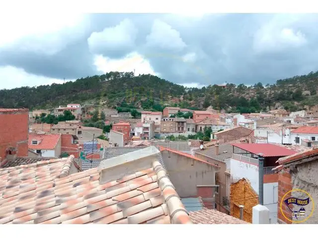 Casa en Venta Villar del Humo Para Reformar Gran Potencial