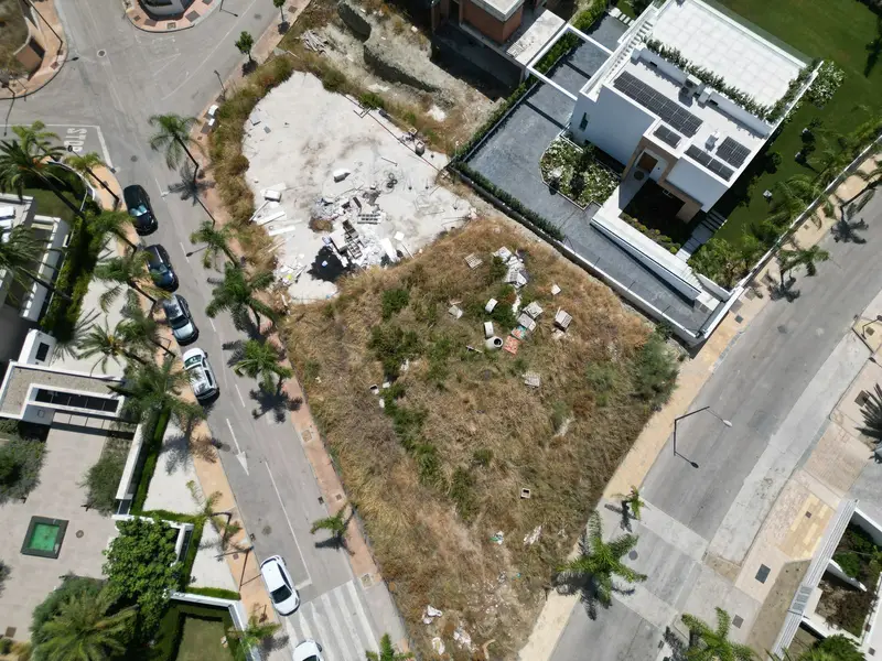 Solar 1118m2 Cancelada Villa de Lujo Planos Aprobados