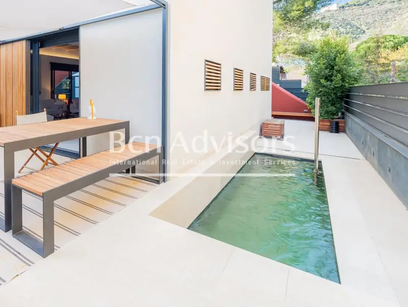Casa de Obra Nueva con Jardin y Piscina en Sarria