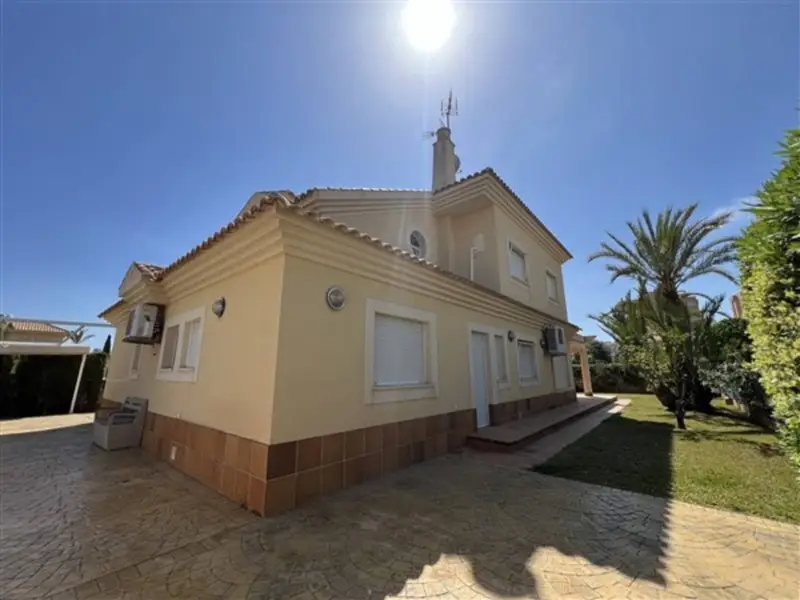 Chalet en Venta La Manga del Mar Menor 6 Dormitorios 4 Baños