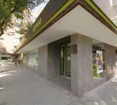 Venta Local Comercial Moratalaz Madrid