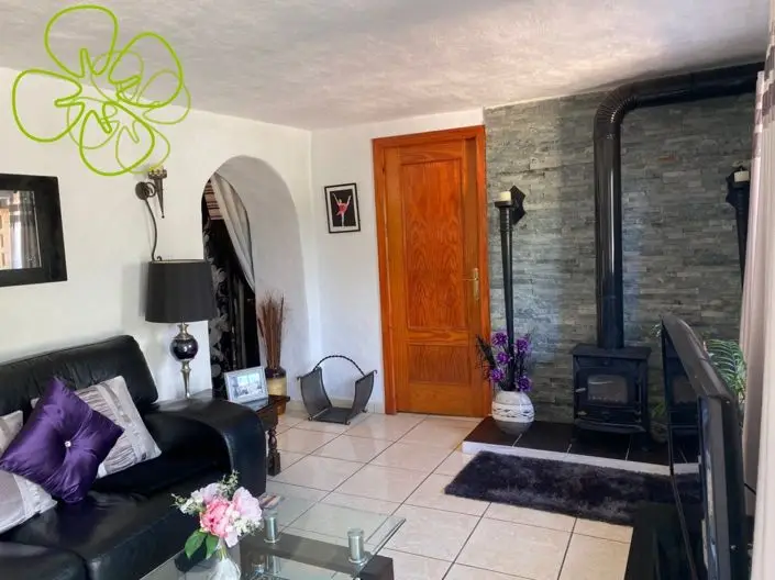 Cortijo de 4 Dormitorios en Venta