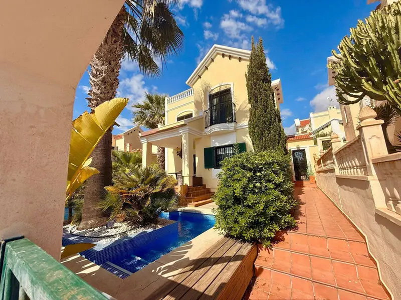 Villa de Lujo en Orihuela Costa 3 Dormitorios Piscina Privada