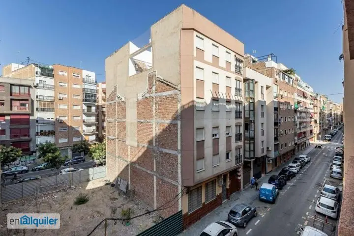 Alquiler Piso 3 Habitaciones 2 Baños Estudiantes Plaza Einstein Granada