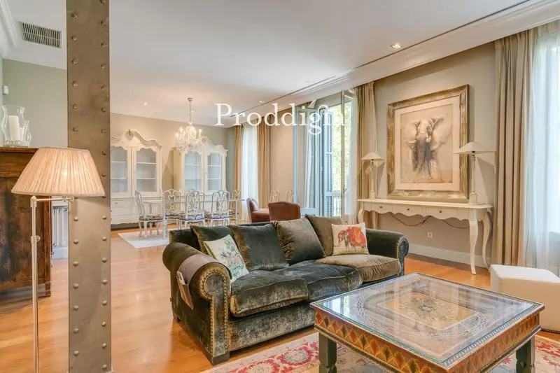 Piso de Lujo en Passeig de Gràcia con Vistas a la Pedrera