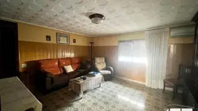 Chalet en Venta Figueruelas 6 habitaciones 2 baños Gran potencial