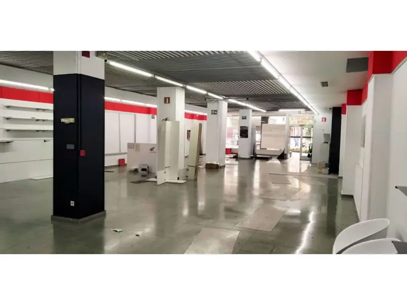 Local Comercial 780m2 Bilbao 2 Plantas Montacargas