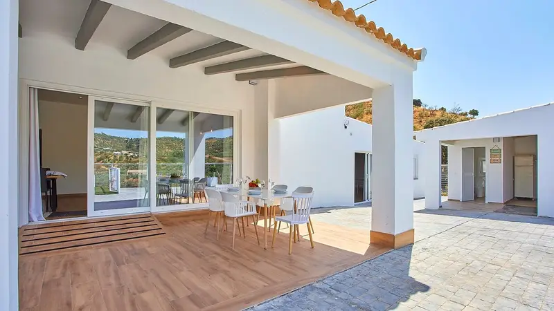 Casa Rural de Lujo con 5 Dormitorios y 2 Piscinas en Olvera