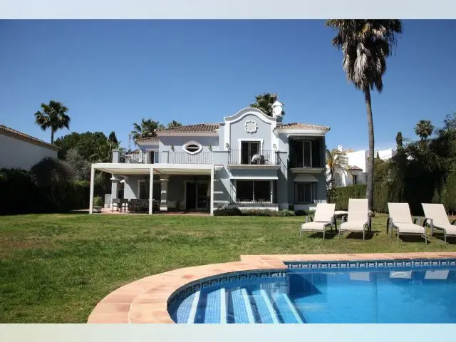 Casa Villa 4 Dormitorios Guadalmina Baja Alquiler