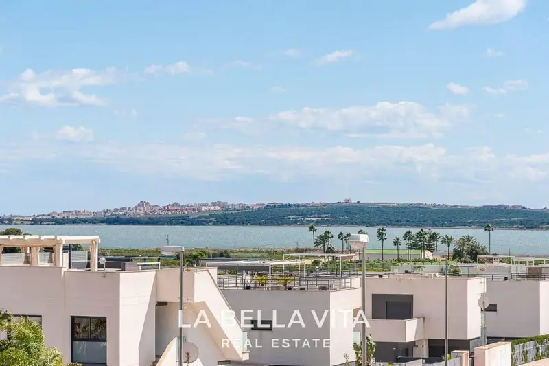 Villa de Lujo en Venta Los Montesinos 3 Dormitorios Piscina Privada
