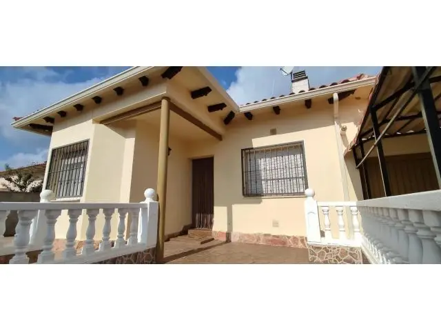 Chalet Independiente 90m2 Pioz Parcela 500m2 Barbacoa