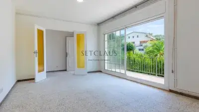 Chalet en Alquiler en Alella con Jardin y Barbacoa