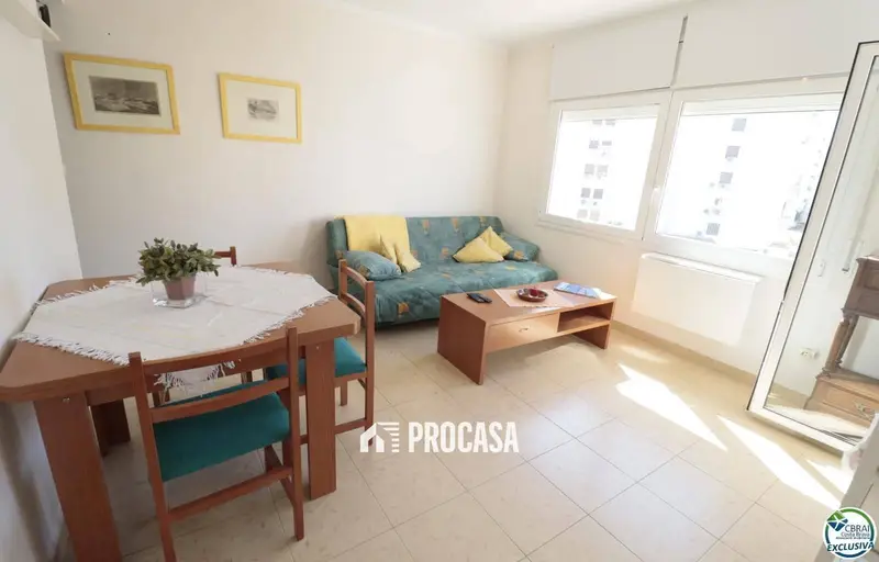 Apartamento en Santa Margarida Roses con Vistas al Mar y Plaza de Aparcamiento