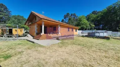 Casa en Alquiler Tui 200m2 3 Dormitorios Parcela 1500m2