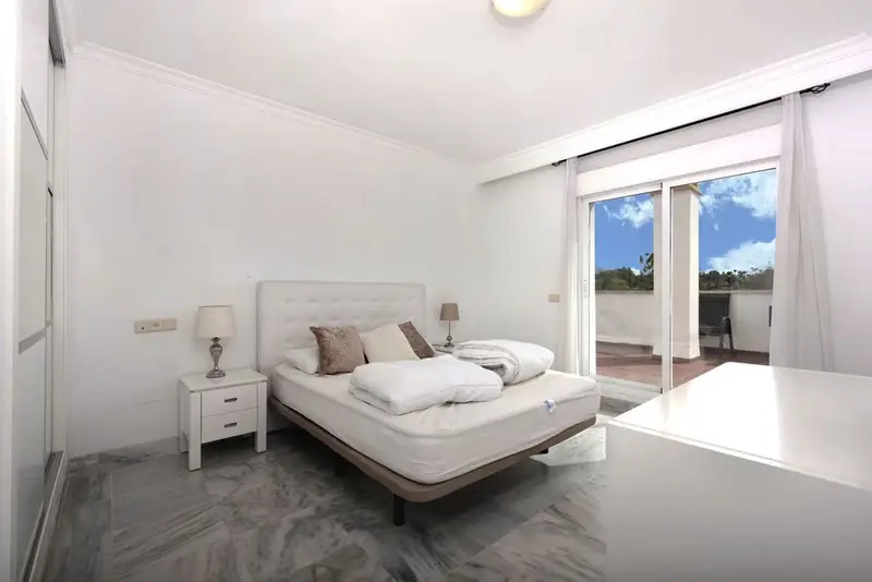 Atico en Venta Puerto Banus 2 Dormitorios 2 Banos Terraza 85m2