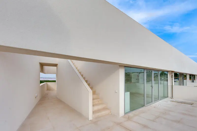 Apartamentos en Los Balcones con Vistas al Lago Salado