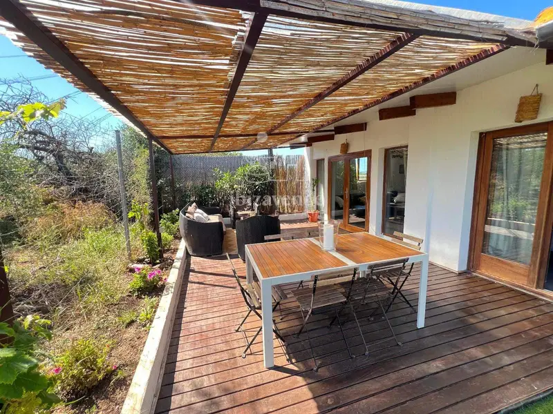 Chalet en Alquiler Santa Eulalia Ibiza 2 Dormitorios Jardin Privado