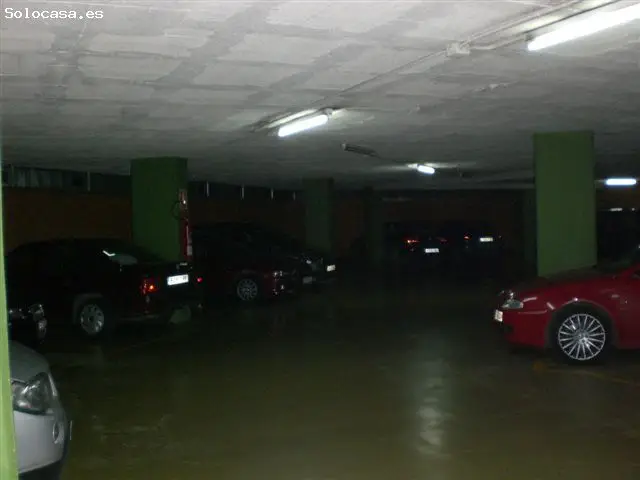 Parking en Alquiler en Barcelona - Plaza de 11m2 en Mallorca 100