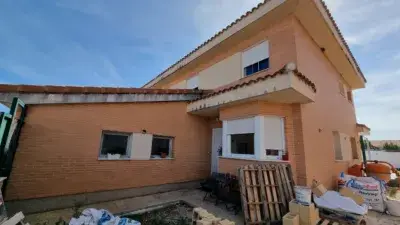 Chalet adosado en venta en Yunquera de Henares