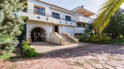 Casa en Venta Gilet Vistas Espectaculares Gran Jardin Piscina