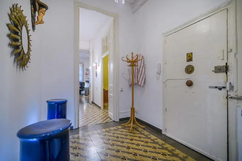 Venta Piso Raval Barcelona Ramblas Techos Altos