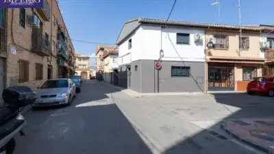 Casa en venta en Armilla: 3 habitaciones, 2 baños, reformada