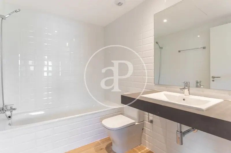 Apartamento en Finestrelles con Piscina y Plaza de Parking