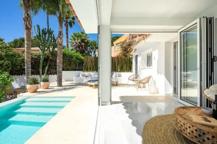 Villa Moderna 4 Dormitorios Nueva Andalucia