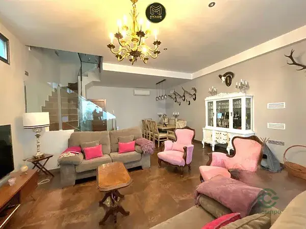 Casa de Lujo en Zona Exclusiva con Piscina y Gimnasio