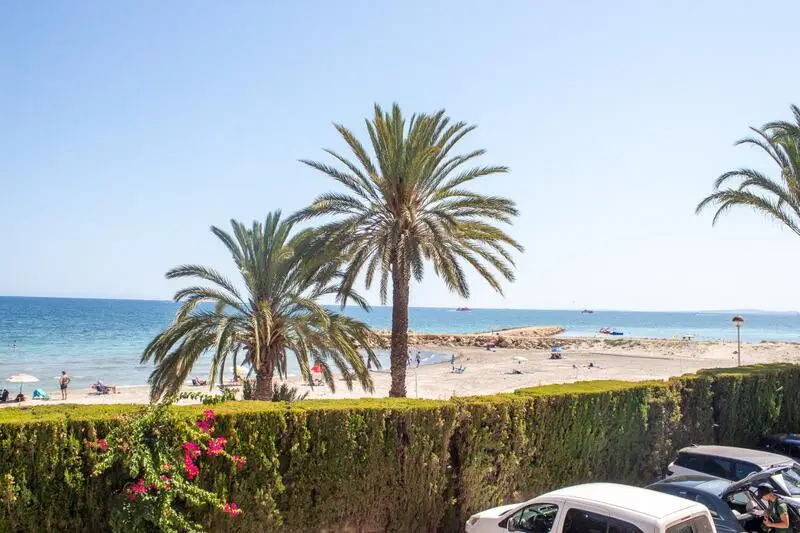 Apartamento Reformado en Primera Linea de Playa Santa Pola