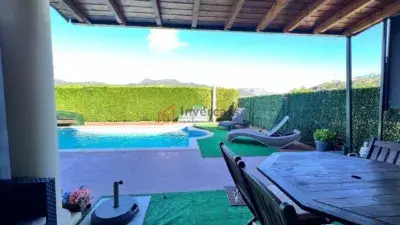 Chalet Adosado en Urbanizacion Privada con Piscina