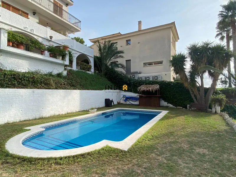 Chalet en Sitges con Piscina y Jardin cerca de la Playa