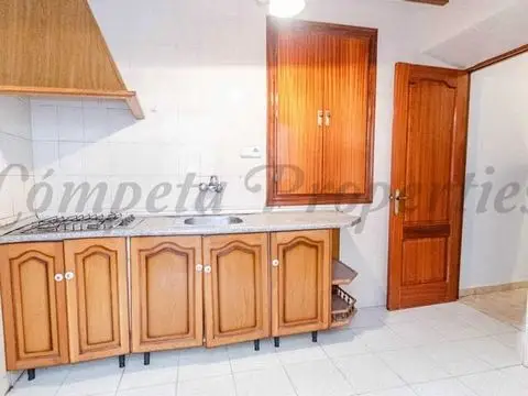 Casa de Pueblo con 6 Dormitorios en Cómpeta