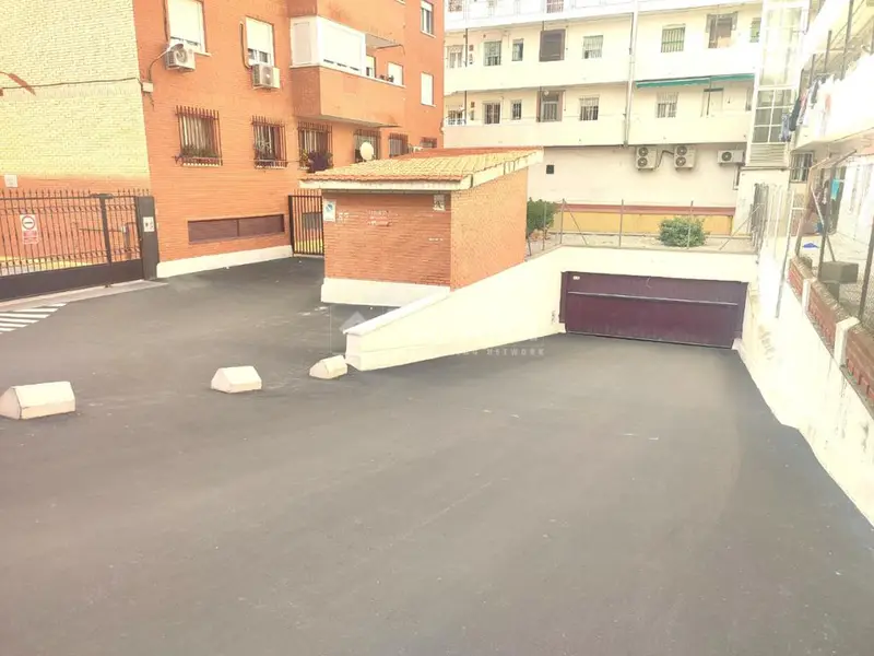 Plaza de Garaje en Puente de Vallecas con Puerta Individual