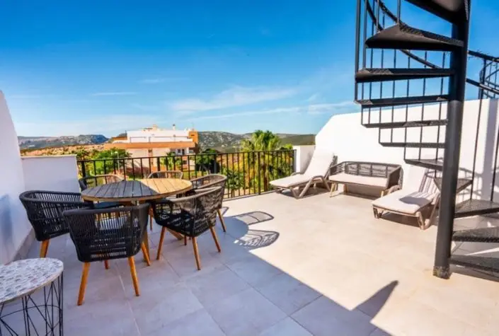 Atico Duplex 2 Dormitorios Casares Vistas Panoramicas