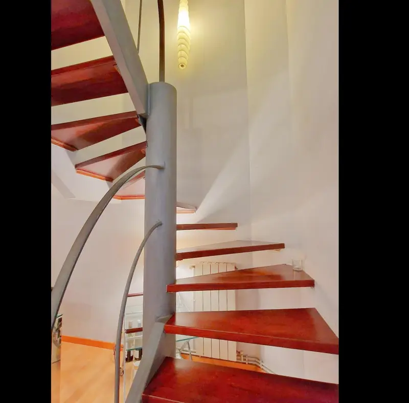 Dúplex en Venta Reformado con Terraza de 50m² 3 Dormitorios 2 Baños