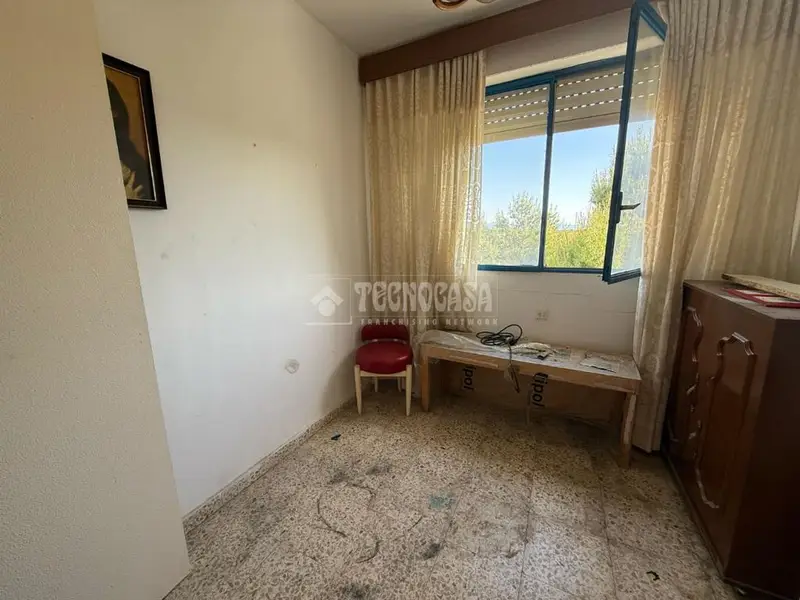 Piso en venta en Linares para reformar 84m2 3 dormitorios