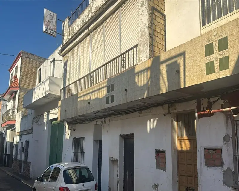 Casa Unifamiliar 178m2 4 Habitaciones 3 Baños Sevilla