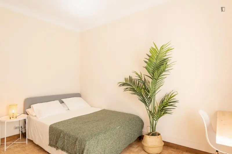 Habitacion Doble en Apartamento Renovado en Eixample