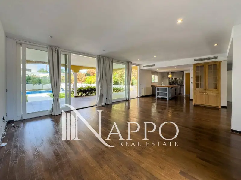 Villa de Lujo en Sol de Mallorca con Piscina y Vistas al Mar