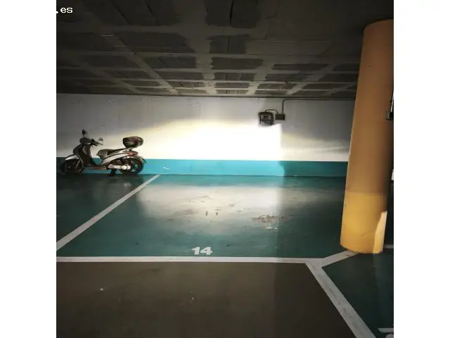 Parking Doble en Sabadell Centro con Carga Eléctrica