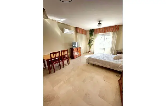 Habitaci
ón 146m
² Granada Alquiler Estancia Media Larga