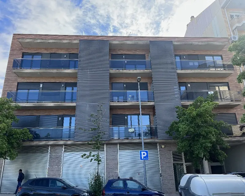 Local en venta en Manresa 247m²