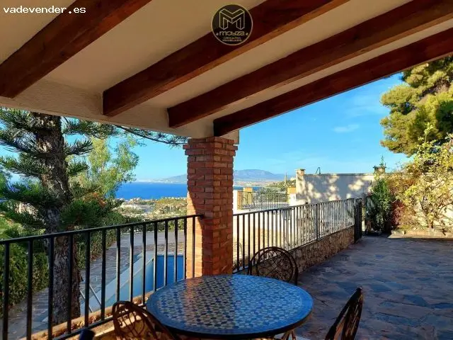 Villa en Pinares de San Antón Málaga con Vistas al Mar