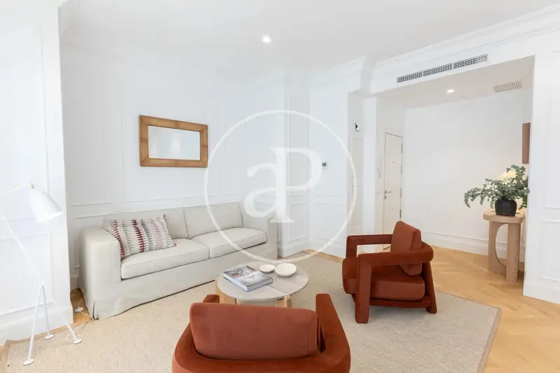 Apartamento Reformado en Almagro Madrid