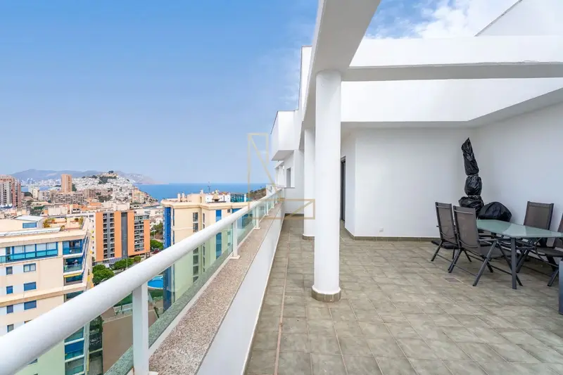 Atico en Venta en La Villajoyosa con Vistas al Mar