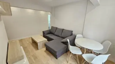 Piso en Alquiler El Carbayedo Tres Dormitorios