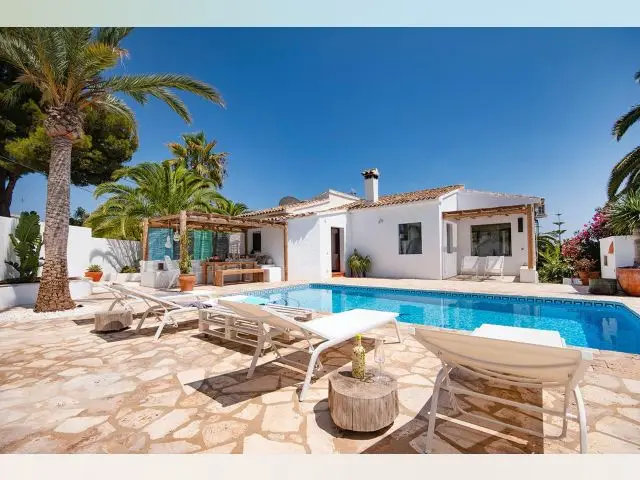 Casa Villa 3 Dormitorios Alicante Alquiler Familia Piscina Parking WIFI